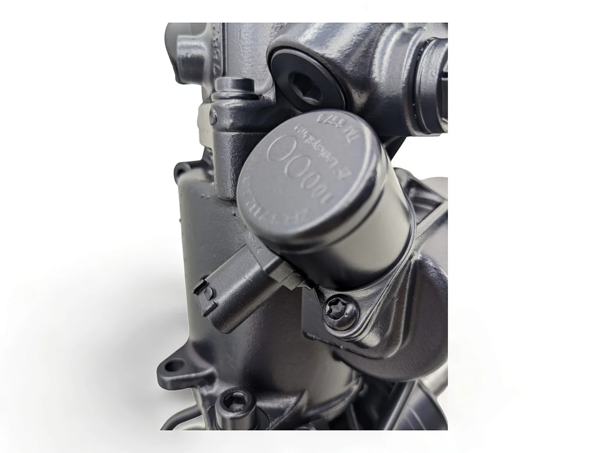 Рулевая рейка BMW X5 E70, X6 E71 E72, X5 F15 ZF Активная (мотор в сторону рулевой тяги) Рулевая рейка BMW X5 E70, X6 E71 E72, X5 F15 ZF Активная (мотор в сторону рулевой тяги)