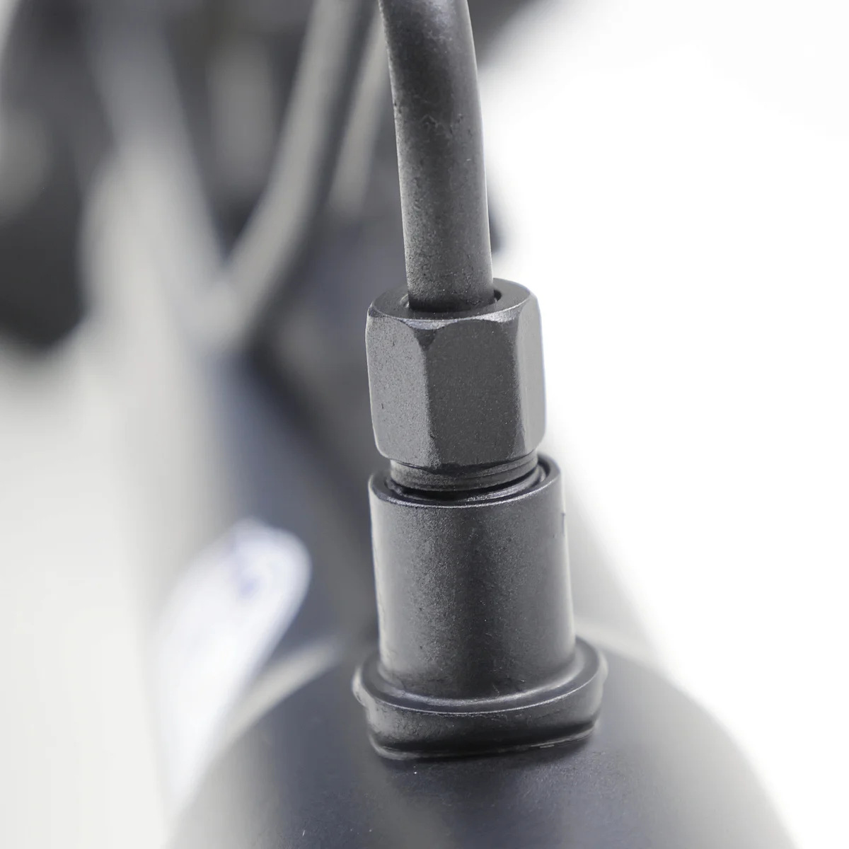 Рулевая рейка Chevrolet Captiva, Opel Antara с датчиком до 2012г. Трубки г/цилиндра вертикально Рулевая рейка Chevrolet Captiva, Opel Antara с датчиком до 2012г. Трубки г/цилиндра вертикально