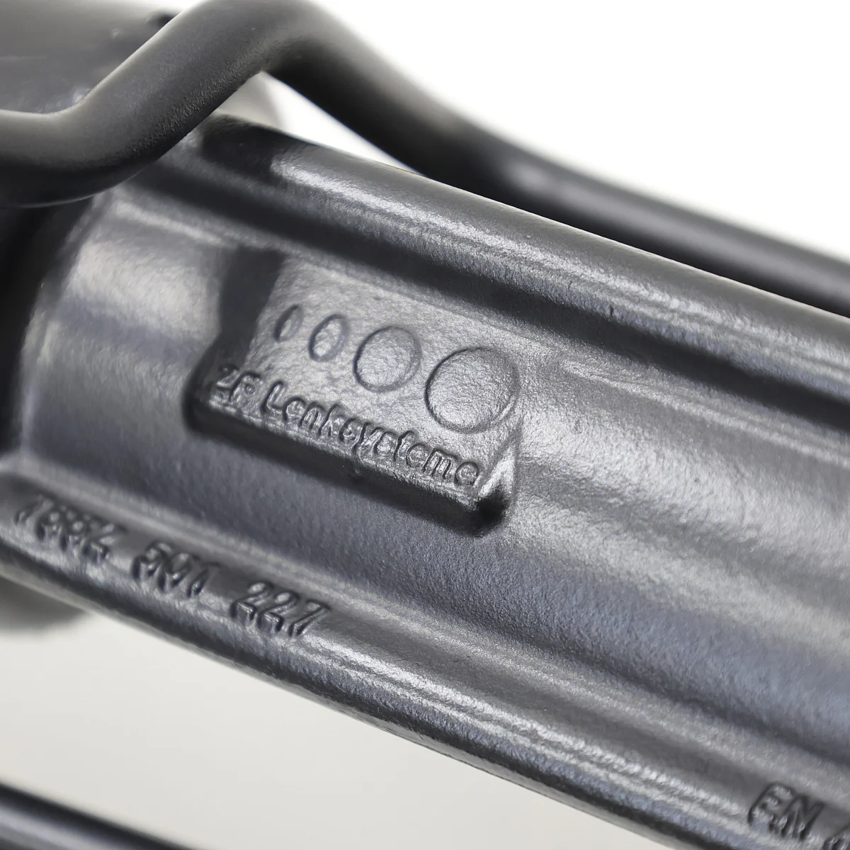 Рулевая рейка BMW X5 E70, X6 E71 E72 ZF Активная (мотор перпендикулярно корпусу) Рулевая рейка BMW X5 E70, X6 E71 E72 ZF Активная (мотор перпендикулярно корпусу)