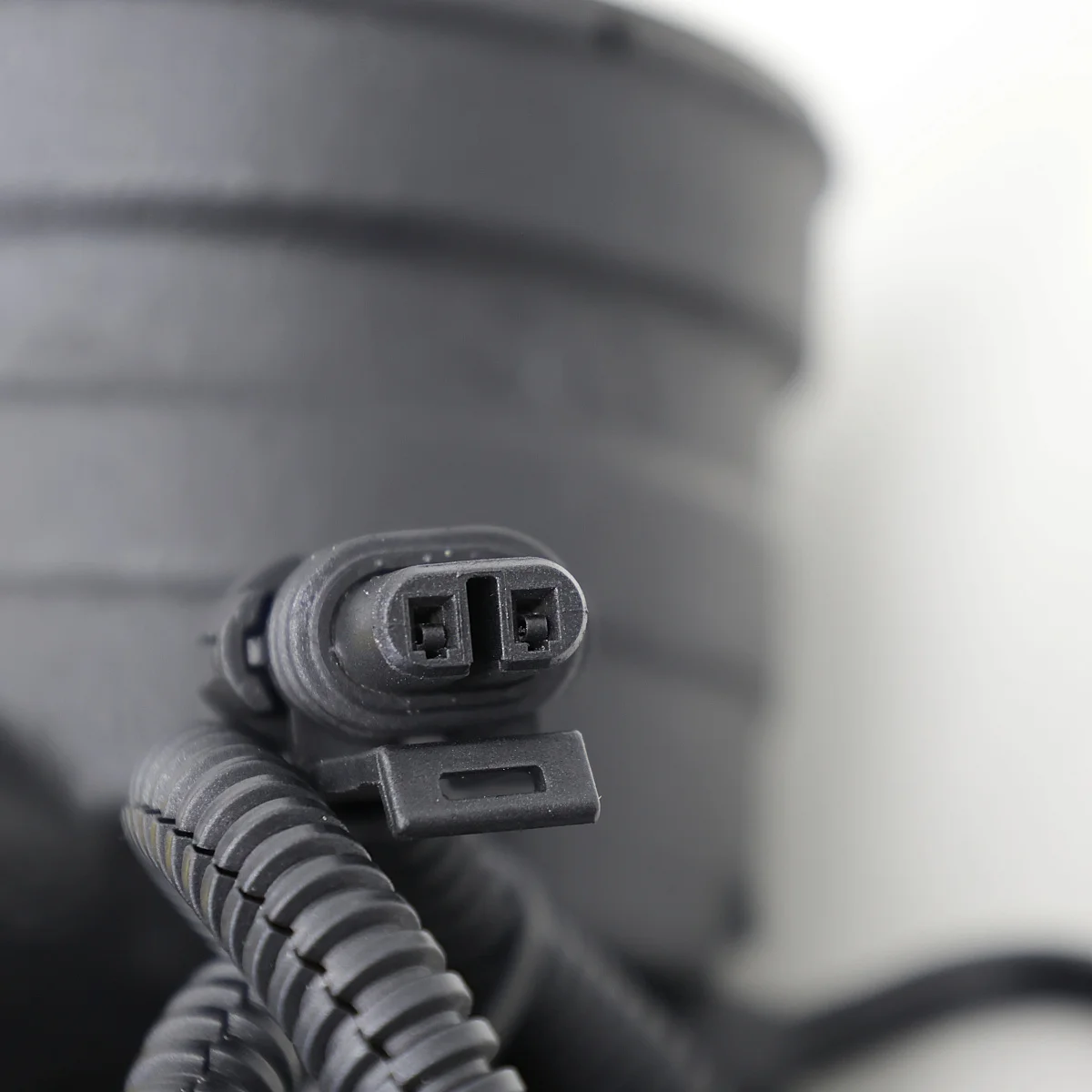 Рулевая рейка Chevrolet Captiva, Opel Antara с датчиком до 2012г. Трубки г/цилиндра вертикально Рулевая рейка Chevrolet Captiva, Opel Antara с датчиком до 2012г. Трубки г/цилиндра вертикально