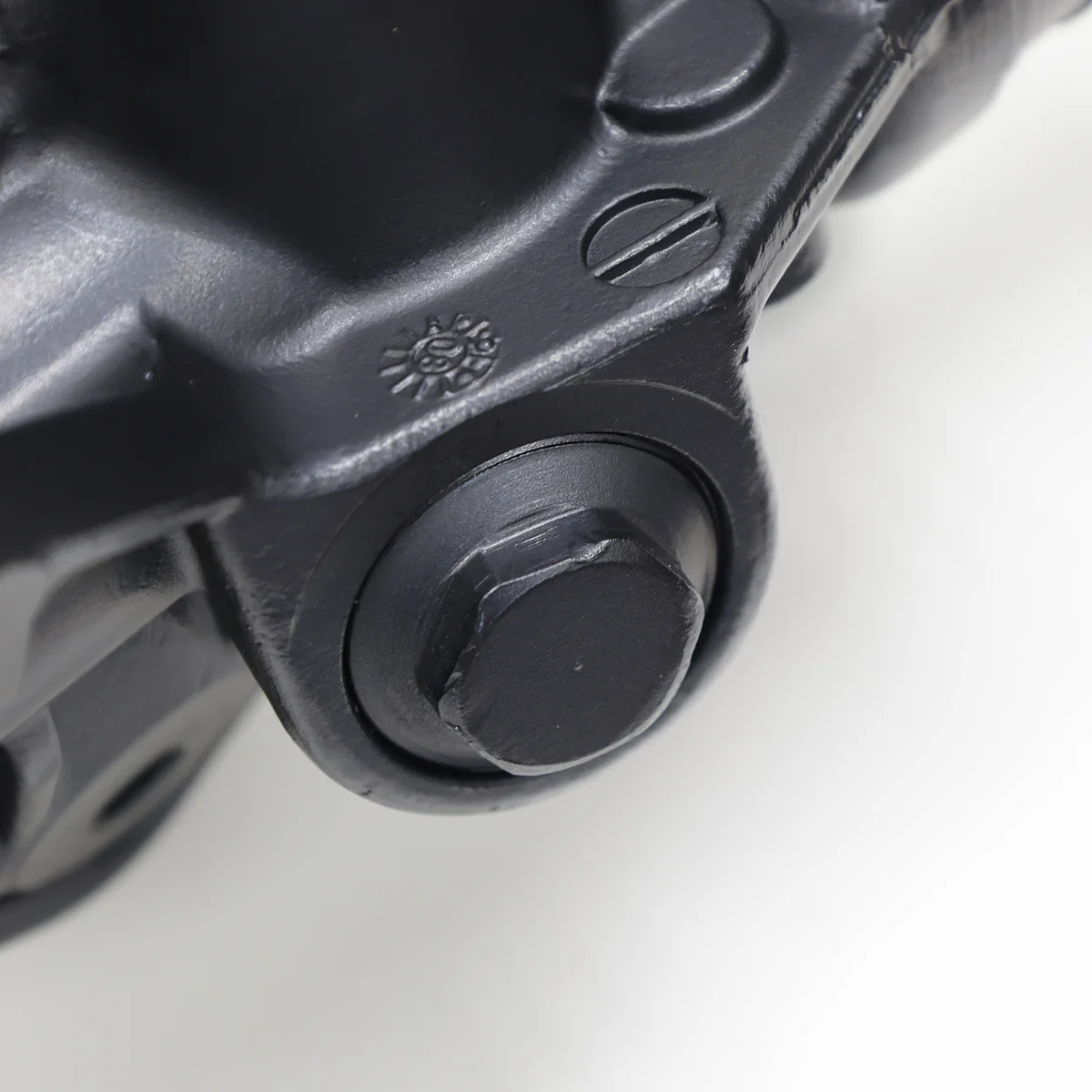 Рулевая рейка BMW X5 E70, X6 E71 E72 ZF Активная (мотор перпендикулярно корпусу) Рулевая рейка BMW X5 E70, X6 E71 E72 ZF Активная (мотор перпендикулярно корпусу)