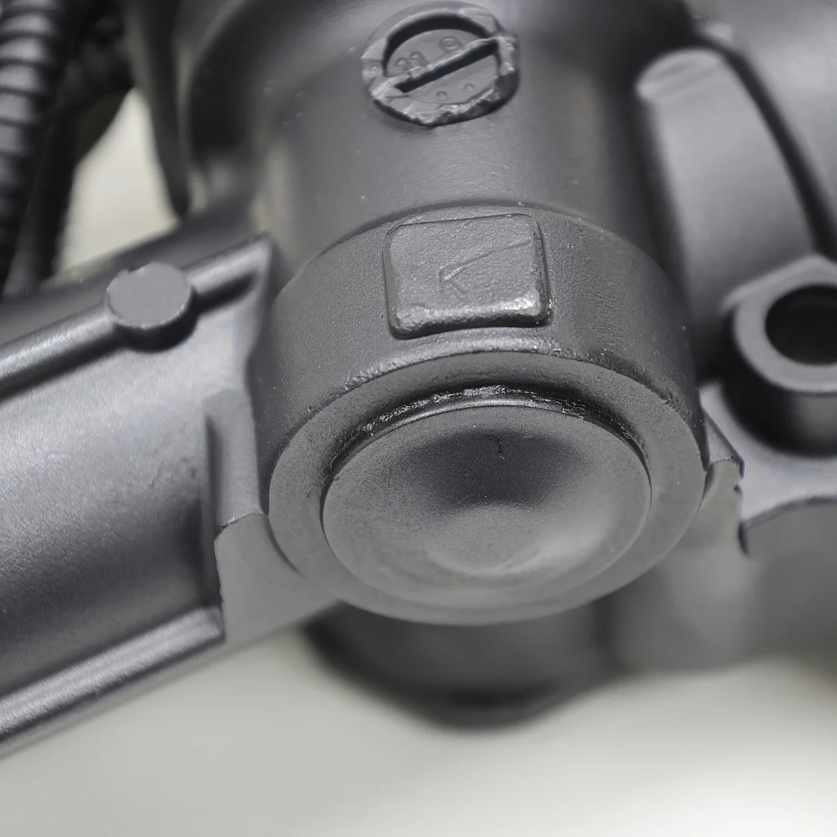 Рулевая рейка Chevrolet Captiva, Opel Antara с датчиком до 2012г. Трубки г/цилиндра вертикально Рулевая рейка Chevrolet Captiva, Opel Antara с датчиком до 2012г. Трубки г/цилиндра вертикально