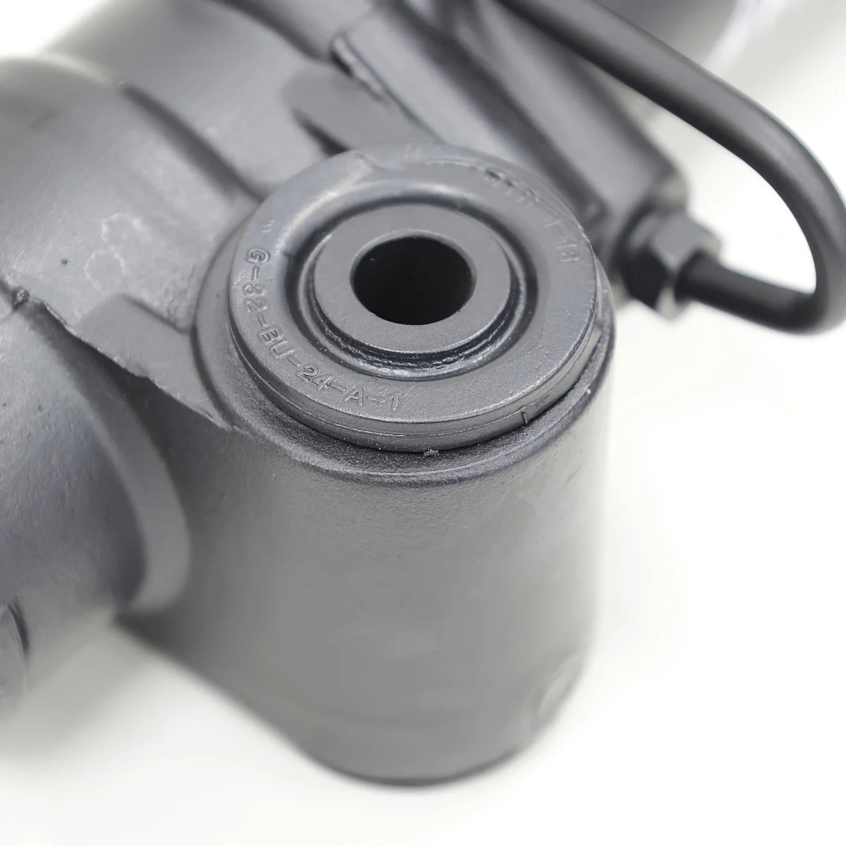 Рулевая рейка Chrysler 300 C 2004-, Dodge Charger 2005-2008 Рулевая рейка Chrysler 300 C 2004-, Dodge Charger 2005-2008