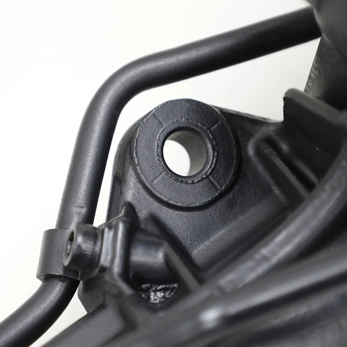 Рулевая рейка BMW X5 E70, X6 E71 E72 ZF Активная (мотор перпендикулярно корпусу) Рулевая рейка BMW X5 E70, X6 E71 E72 ZF Активная (мотор перпендикулярно корпусу)